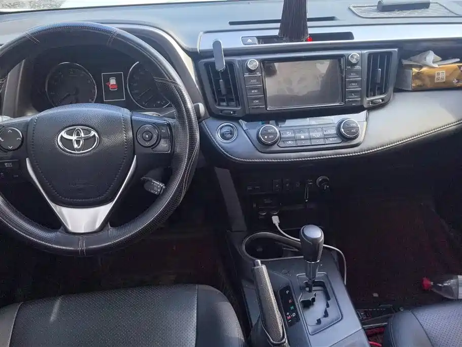 Toyota RAV4 Rongfang 2019 2.0L CVT 2WD Trend X Limited Edition China V фото 12