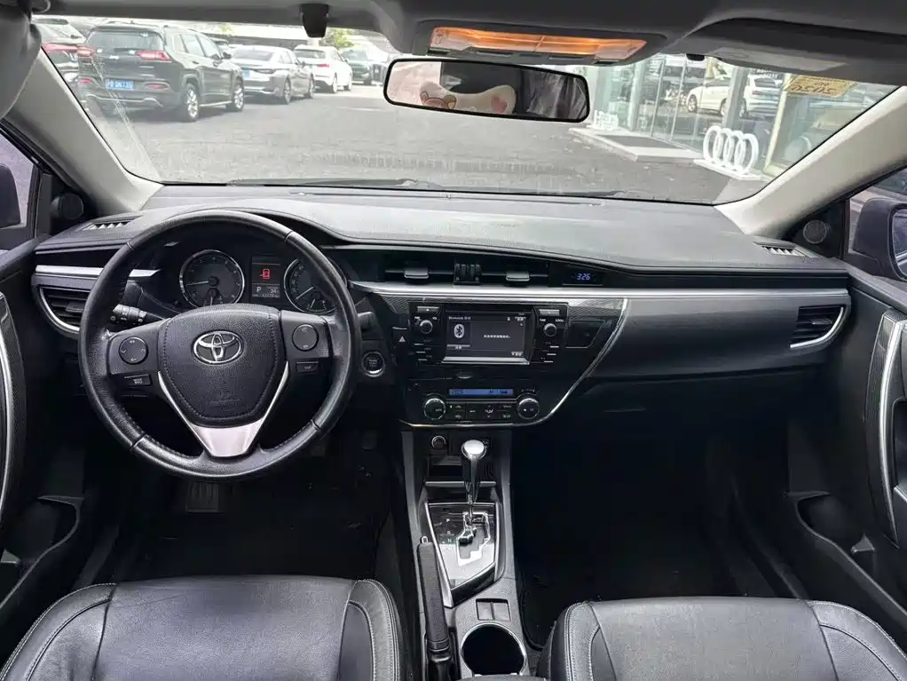 Фото 6 - Toyota Corolla