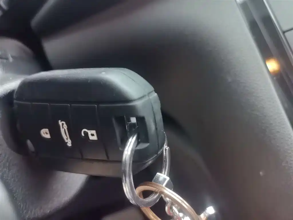 Peugeot 3008 2015 1.6THP Automatic Classic Edition фото 9