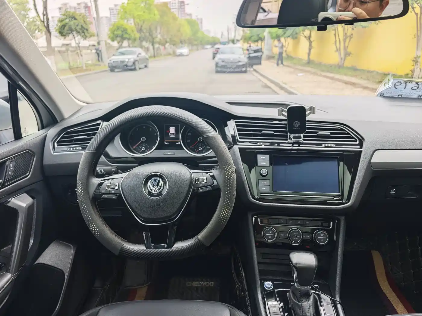 Volkswagen Tiguan L 2019 330TSI Automatic 2WD Panorama Comfort Edition China VI фото 11