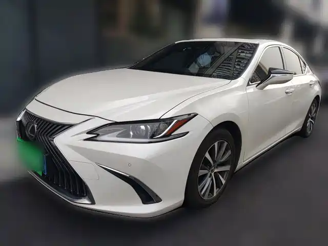 Lexus ES 2019