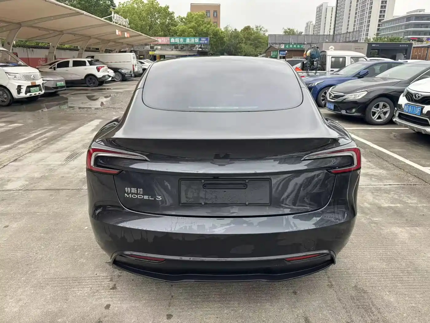 TESLA MODEL 3