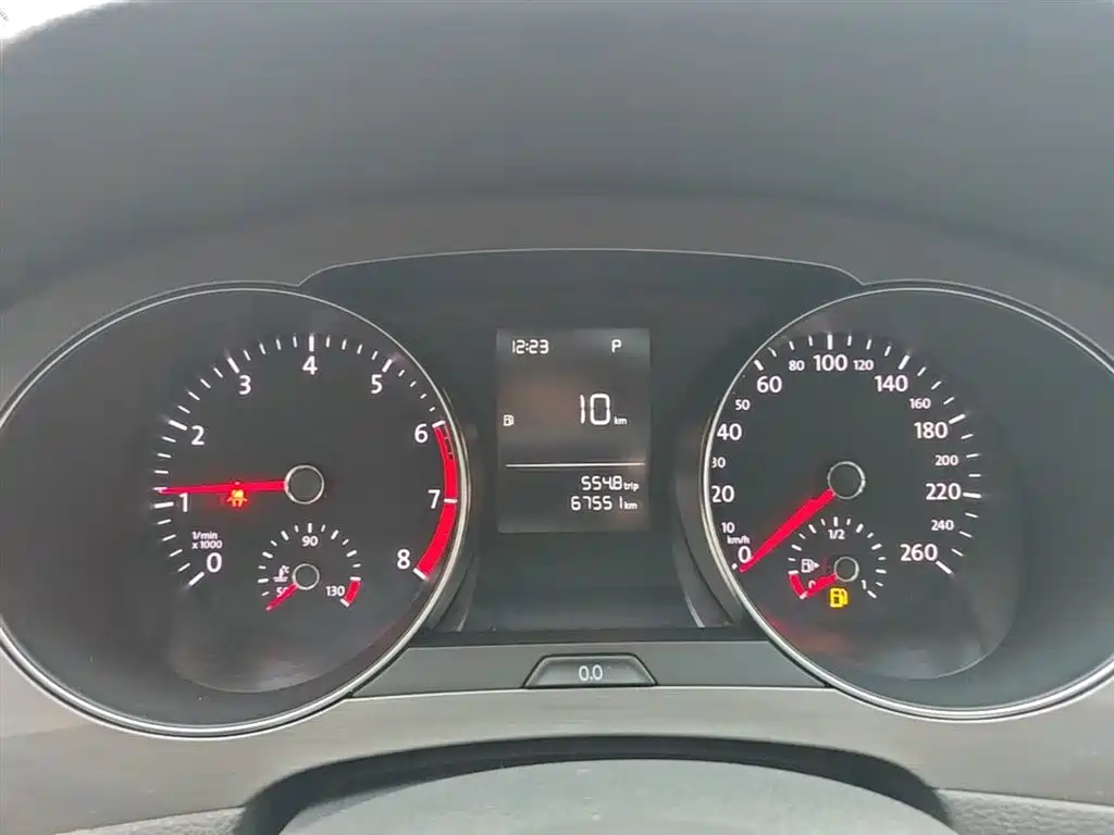Volkswagen Golf Sportsvan 2018 1.6L Automatic Comfort фото 12