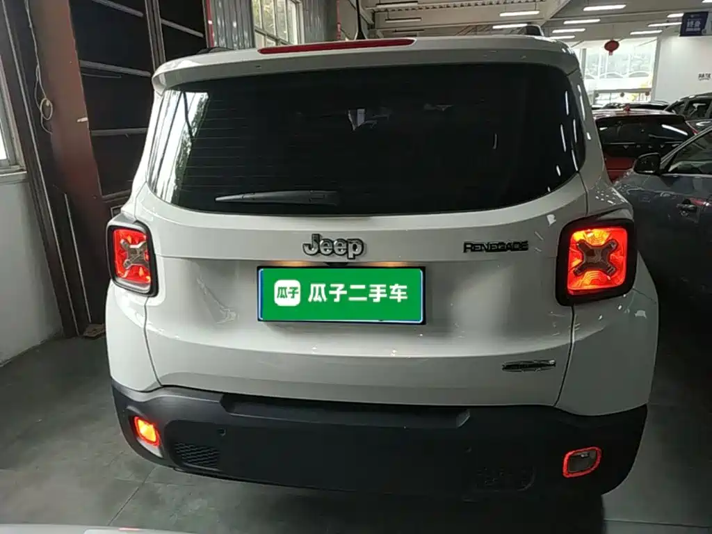 Photo 6 - Jeep Renegade