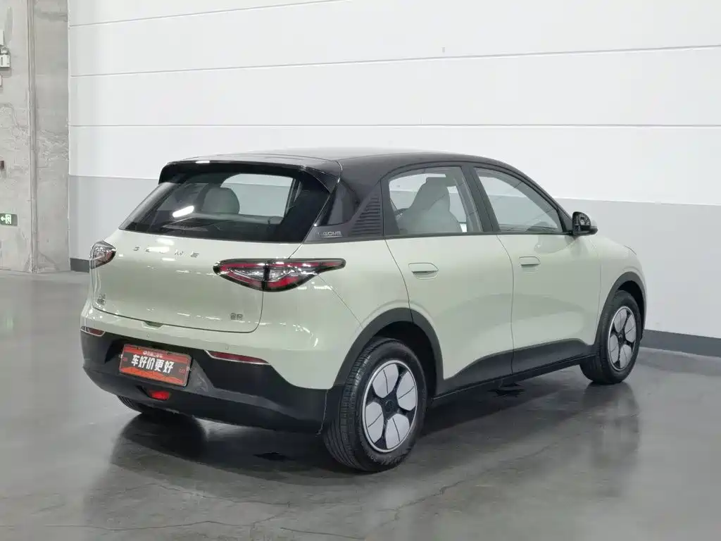 Фото 2 - Geely Galaxy Starry Wish