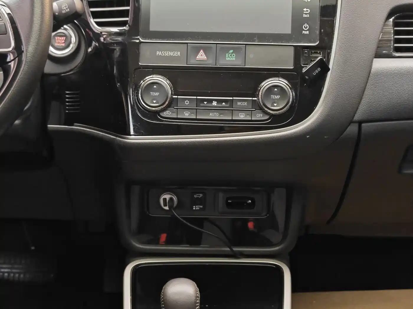 Mitsubishi Outlander 2019 2.4L 4WD Deluxe Edition 5-Seater China VI фото 20