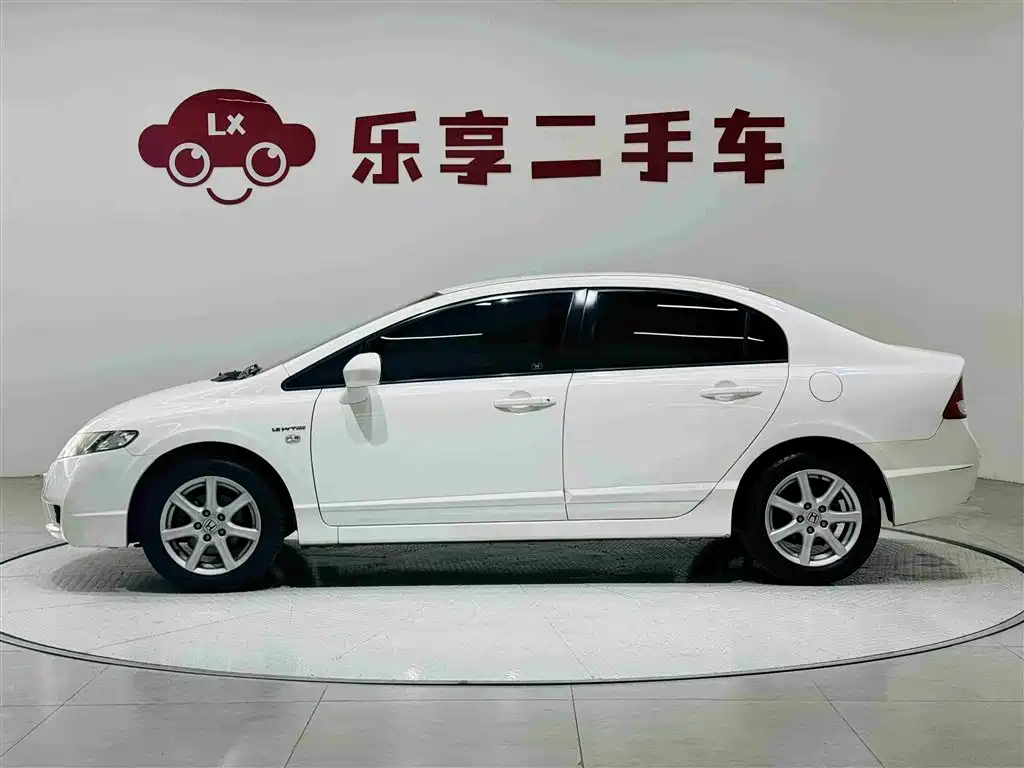 Фото 2 - Honda Civic