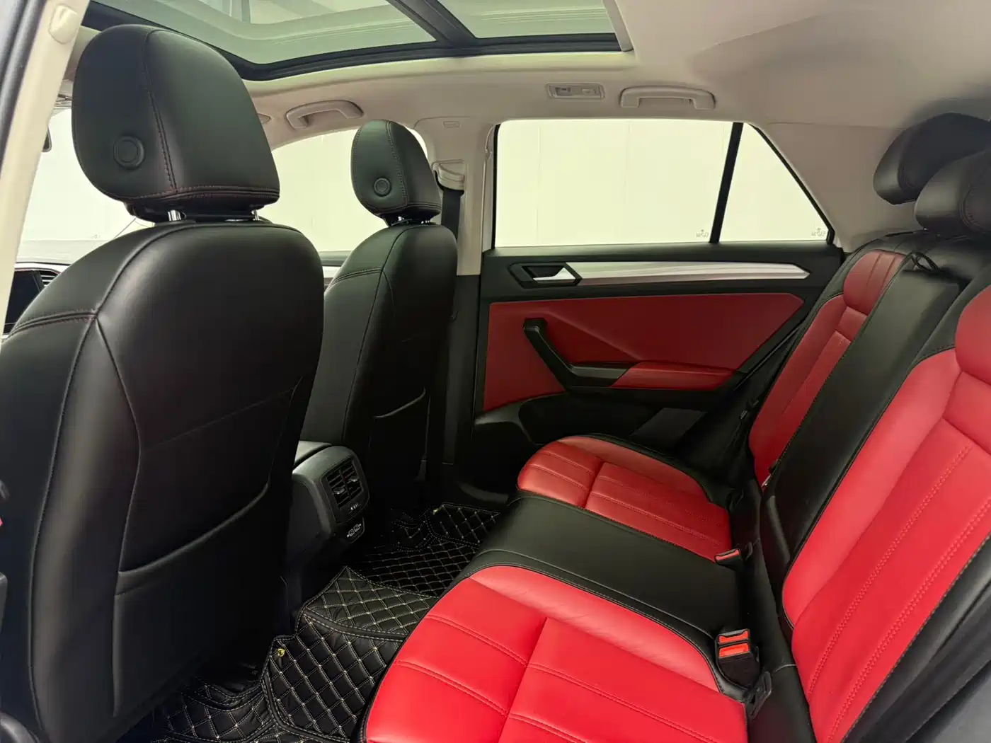 VOLKSWAGEN T ROC EXPLORING SONGS