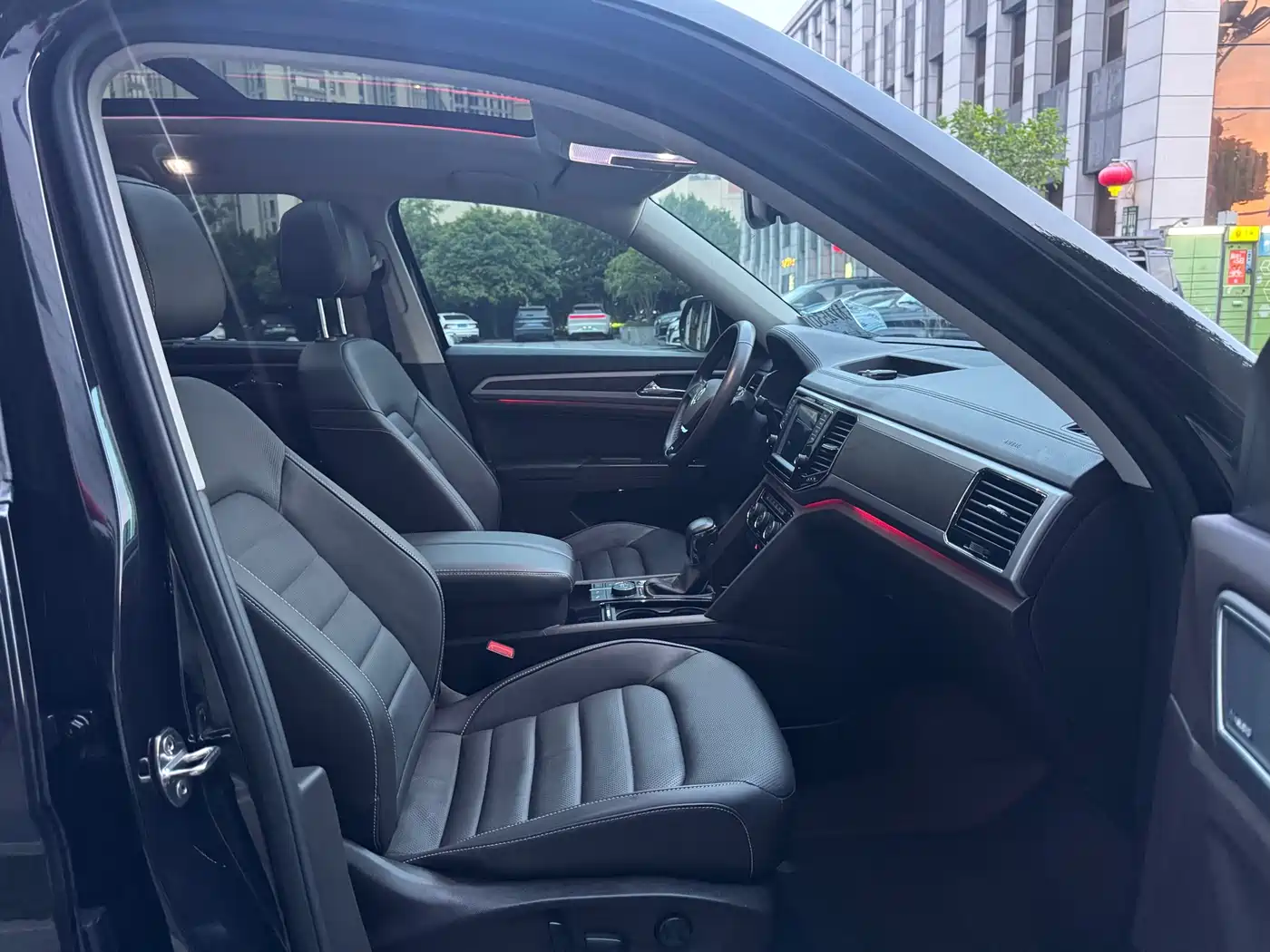 Volkswagen Teramont 2017 530 V6 4WD Flagship Edition фото 20
