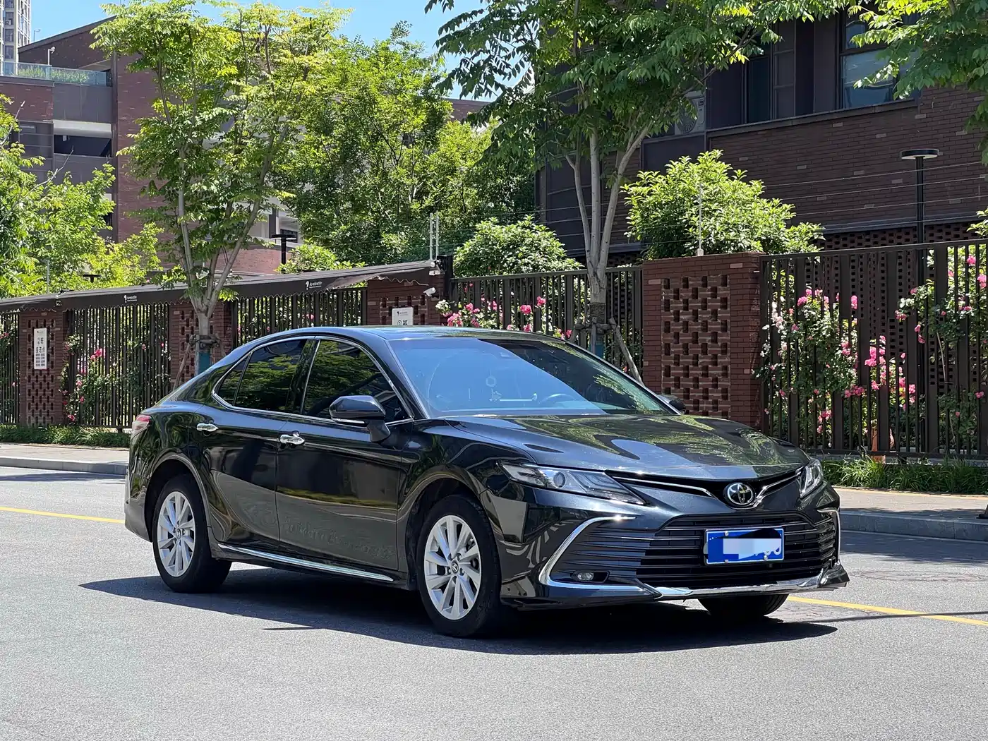 Toyota Camry 2023 2.0G Luxury Edition фото 3