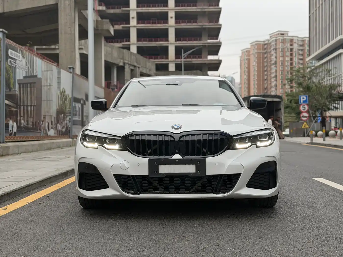 BMW 3 Series 2020 325Li M Sport Black Night Package фото 2