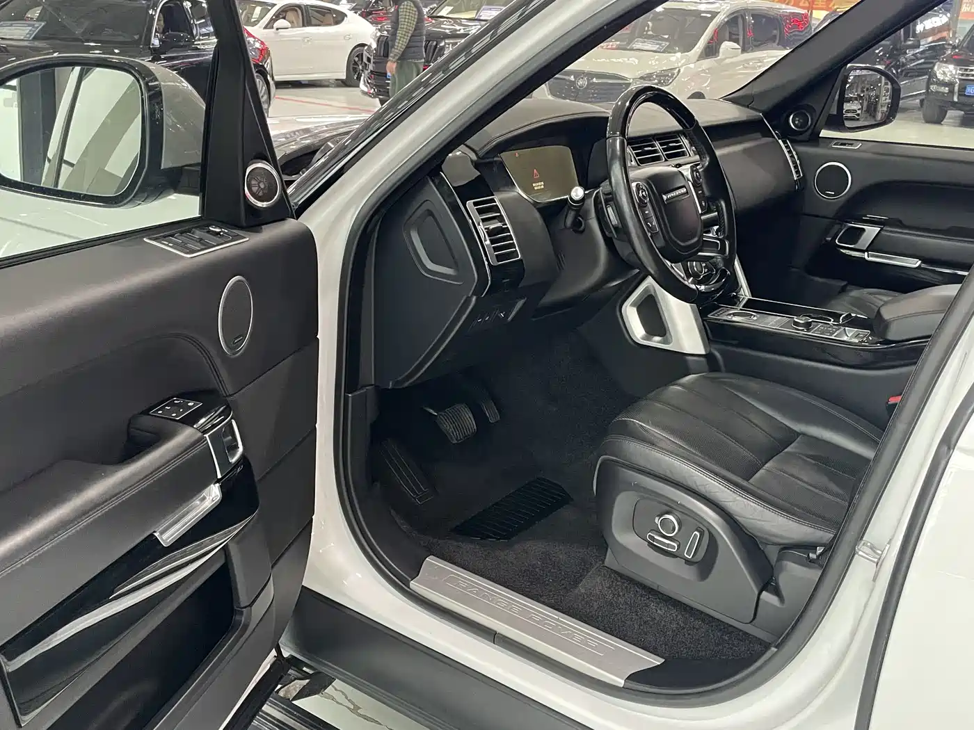 Land Rover Range Rover 2015 3.0 SC V6 Vogue фото 4