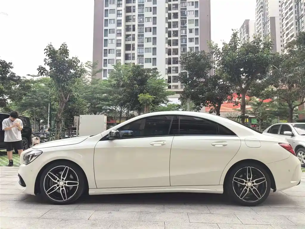 Mercedes-Benz CLA (Import) 2017 CLA 220 4MATIC фото 6