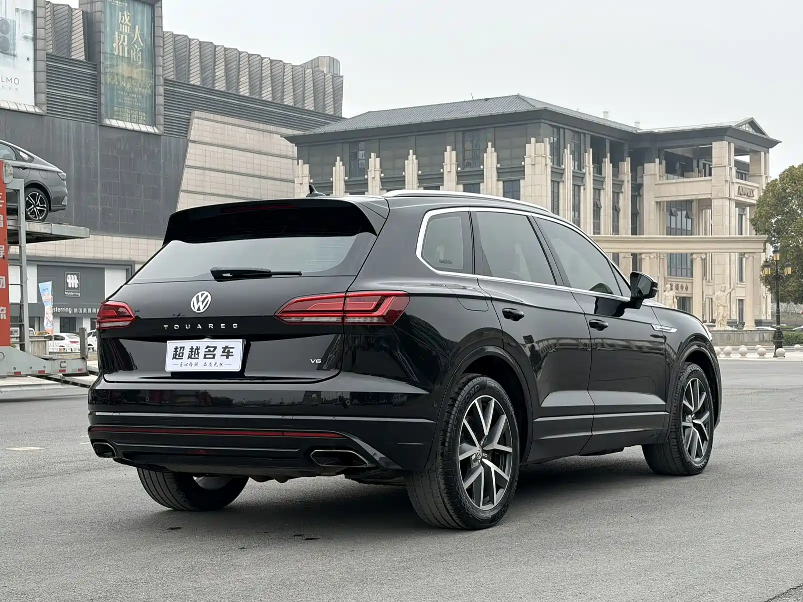 Фото 9 - Volkswagen Touareg