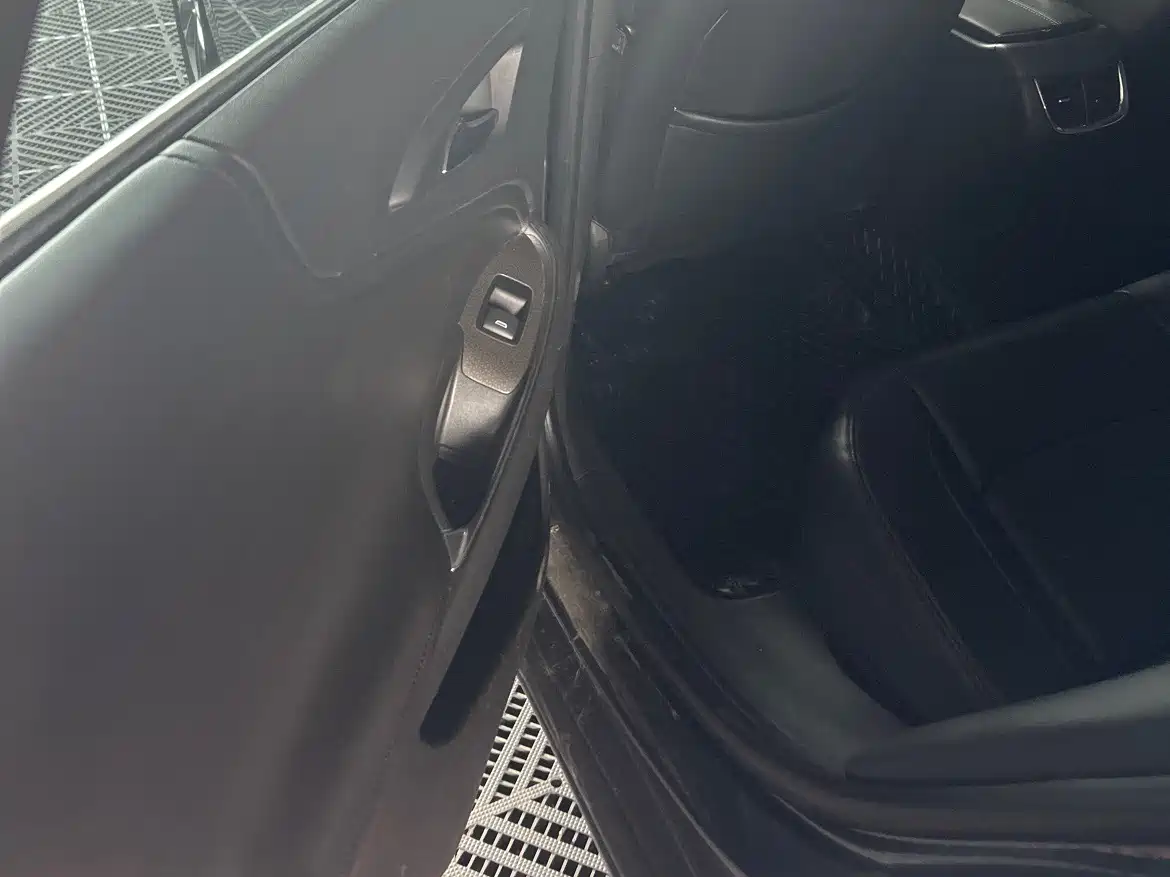 Chevrolet Malibu XL 2017 1.5T Auto Sport Edition фото 9