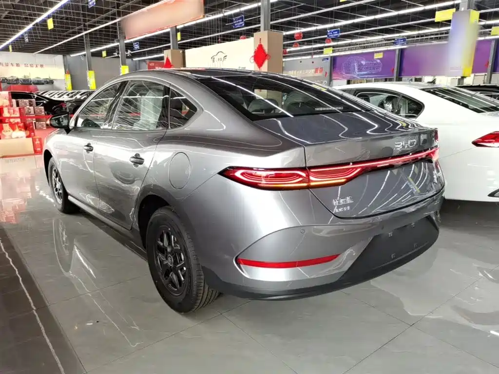 BYD Qin PLUS 2026 DM-i Smart Edition 128KM Progressive фото 5