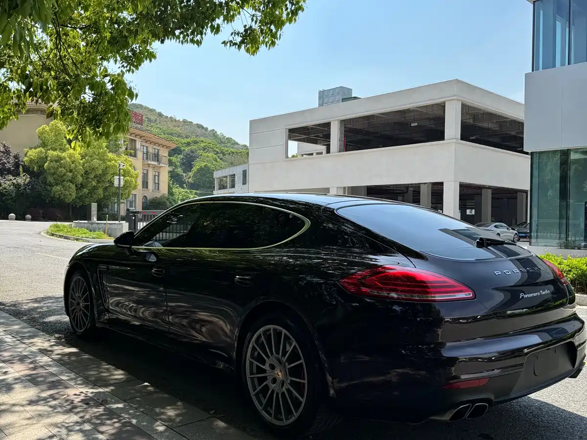 Porsche Panamera 2014 Panamera Turbo Executive 4.8T фото 4