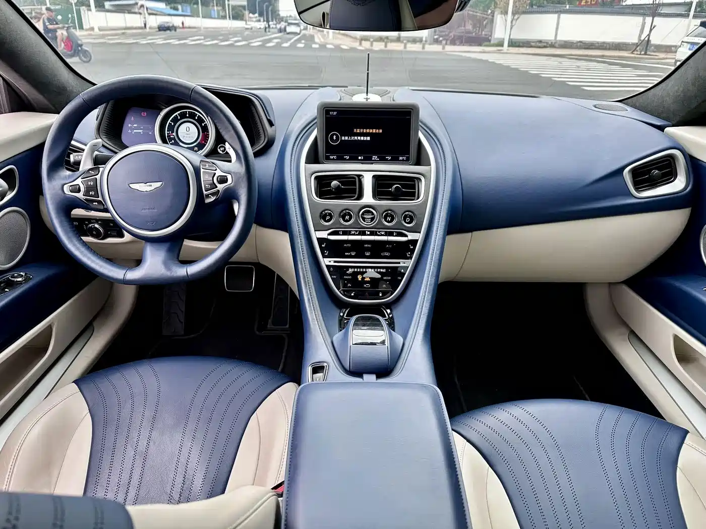 Aston Martin DB11 2021 2020 4.0T V8 Coupe
