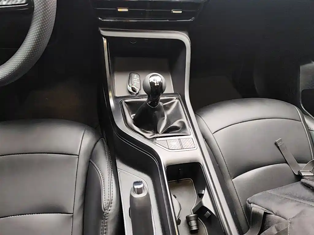Roewe i5 2025 2023 1.5L Manual Comfort Edition
