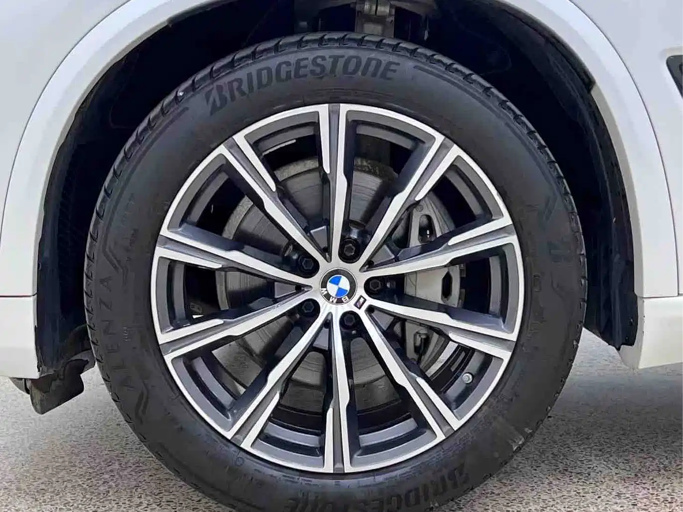 BMW X5 (Import) 2020 xDrive40i M Sport Package фото 9