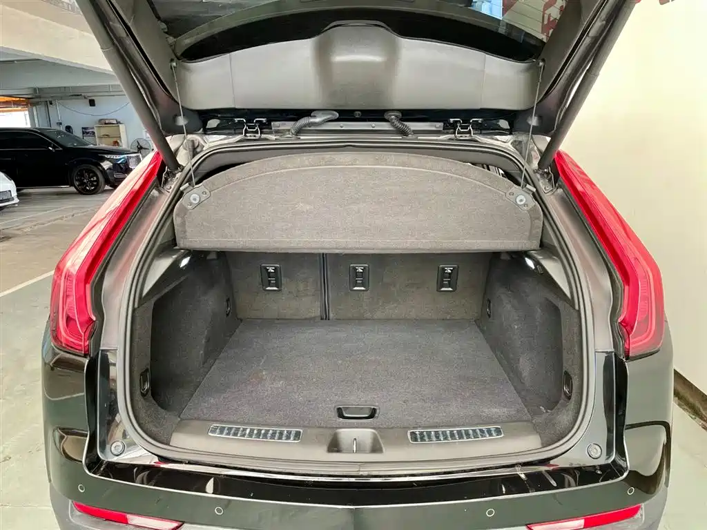 Cadillac XT4 2020 28T FWD Leading Trim фото 18