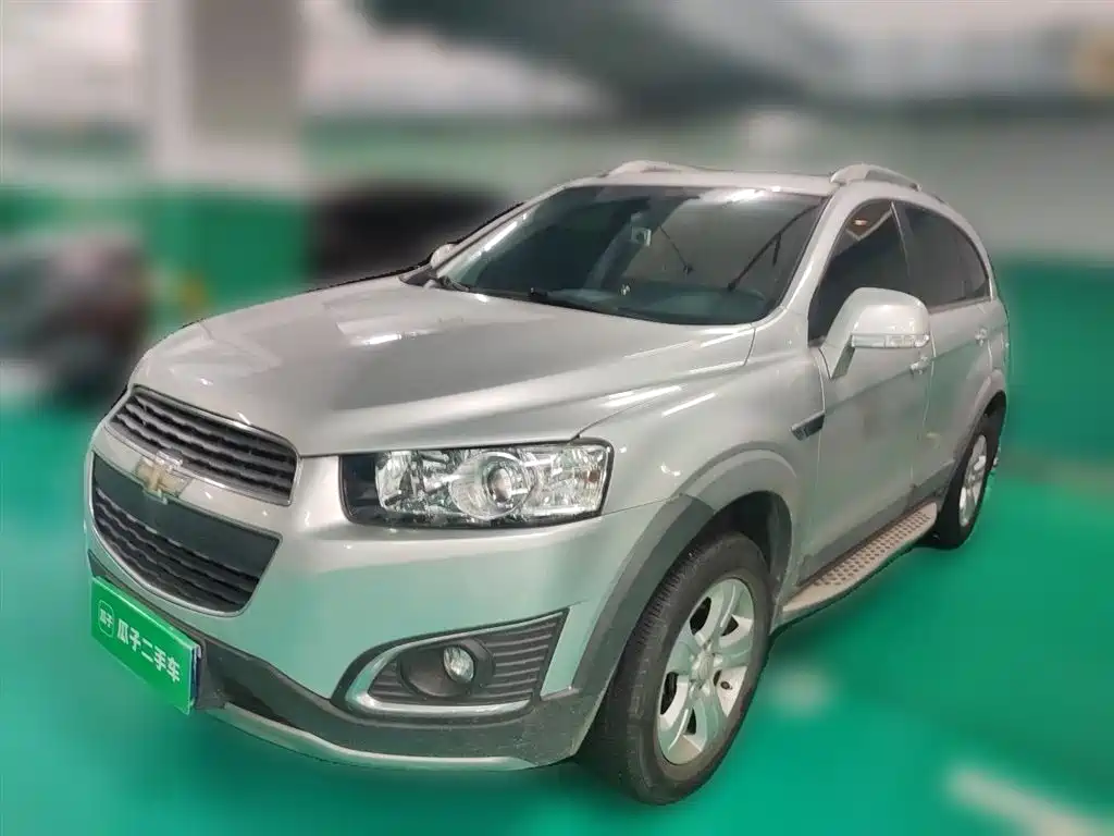 Chevrolet Captiva 2015 2.4L 2WD Urban Edition 7-seater фото 2