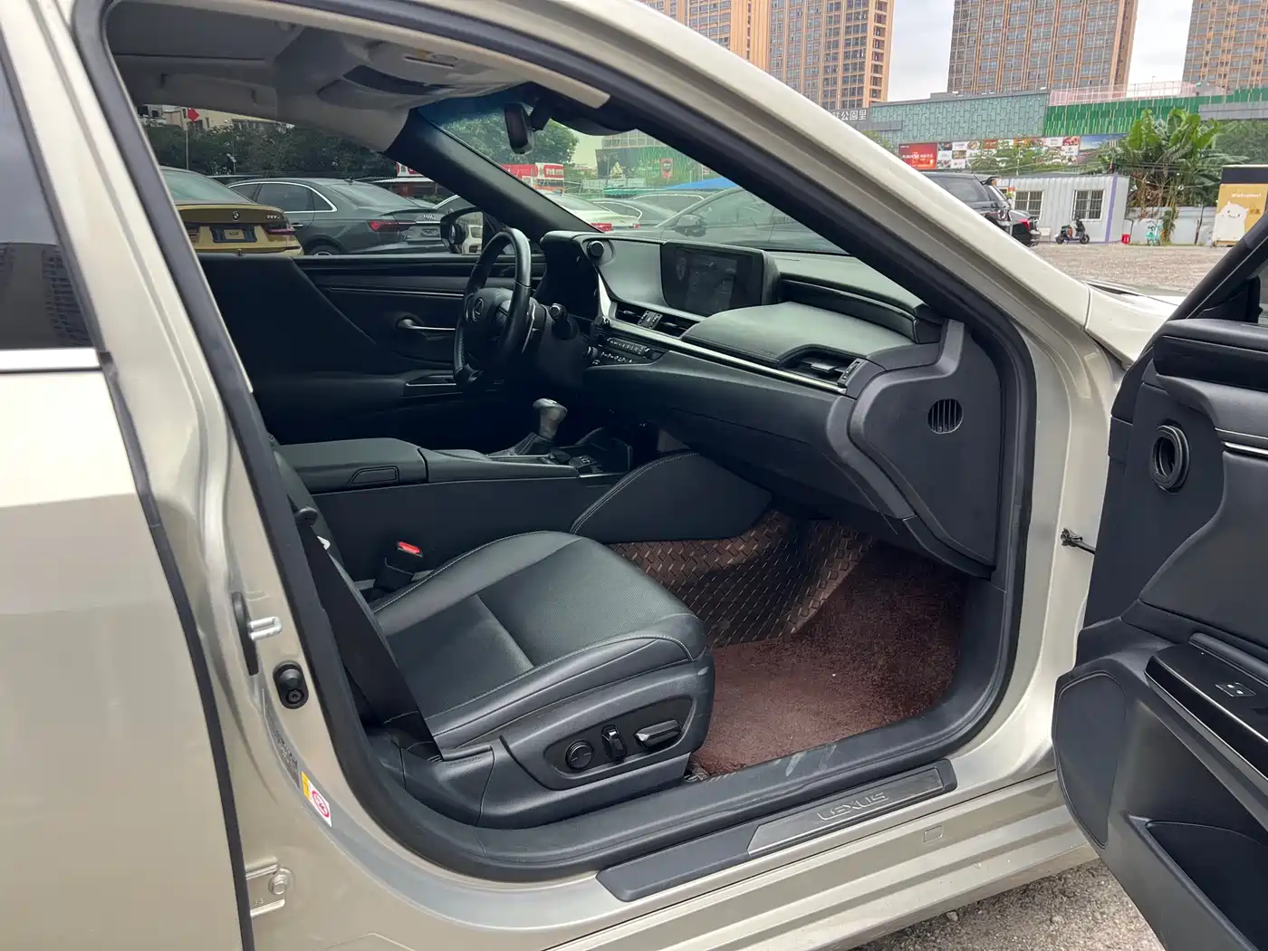 Lexus ES 2020 200 Excellence фото 15
