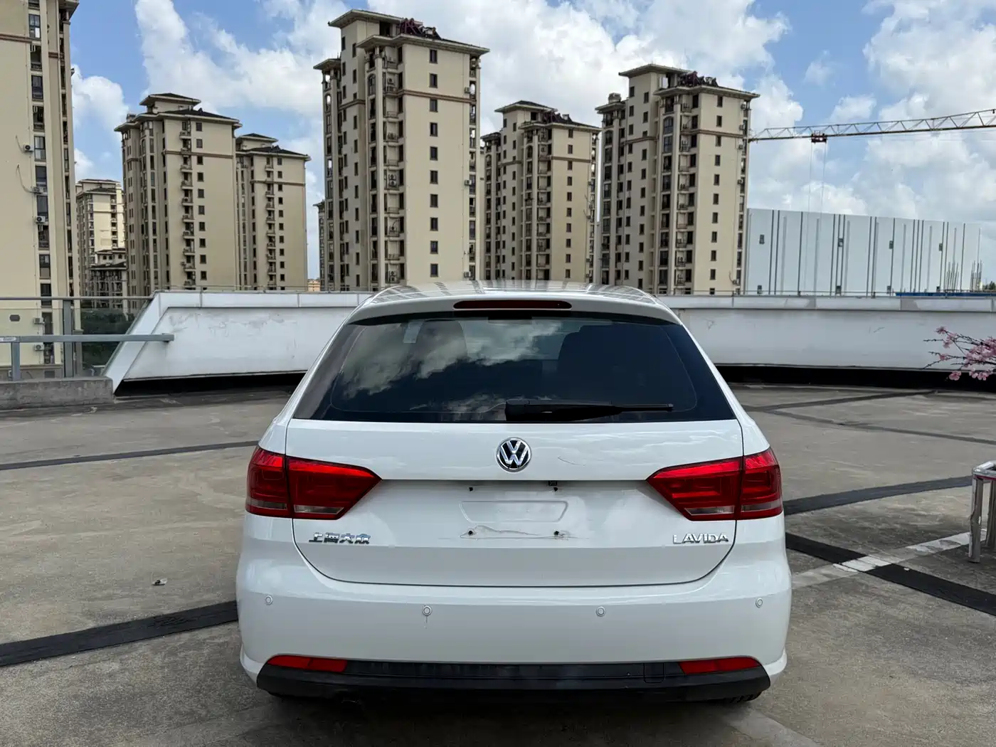 Volkswagen Lavida Tour 2013 1.6L Automatic Trend Style фото 12