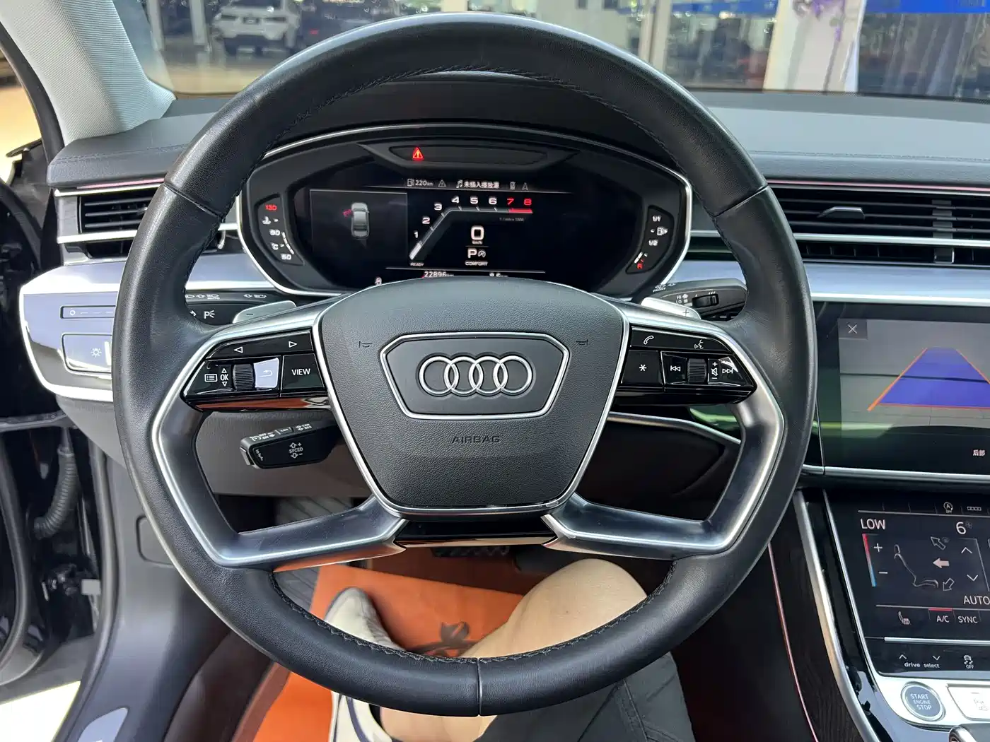 AUDI A8