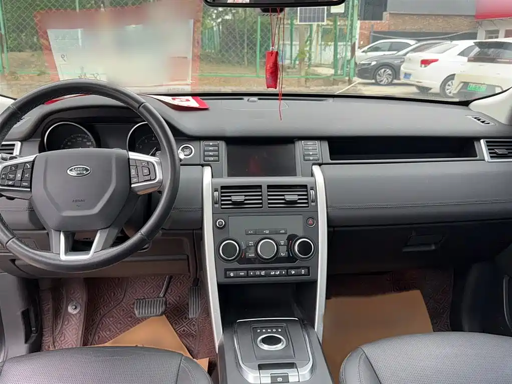 Land Rover Discovery Sport 2019 240PS SE Edition China VI фото 11