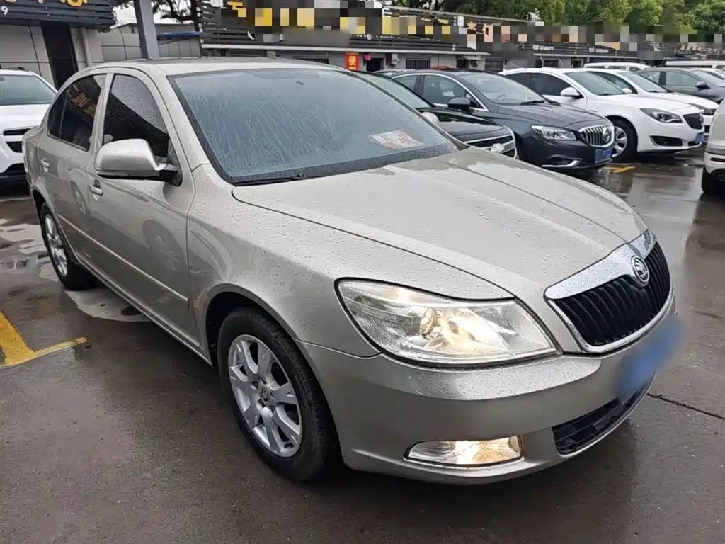 Škoda Octavia 2014 2.0L Auto Yijie Edition фото 4