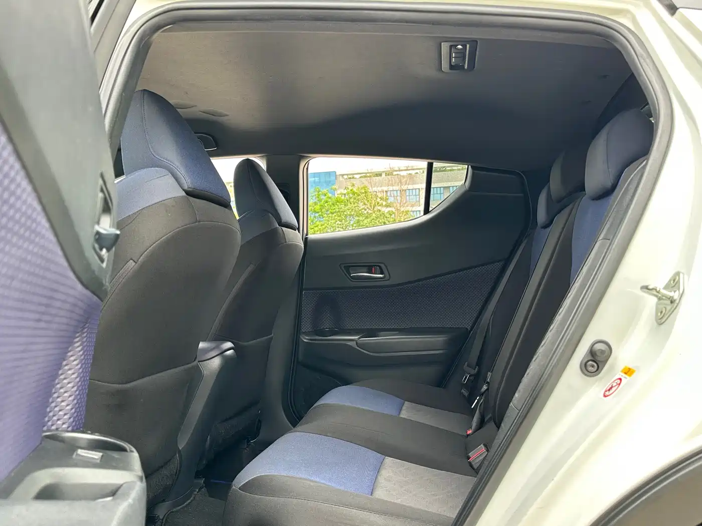 Toyota C-HR 2018 2.0L Luxury Edition China V фото 6
