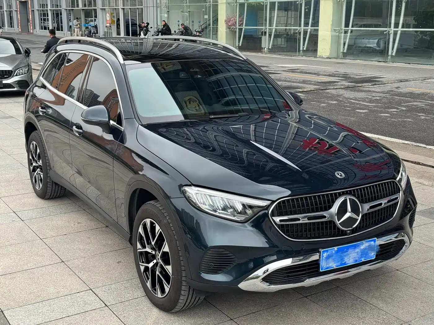 Mercedes-Benz GLC 2023 GLC 260 L 4MATIC Sport 5-seater фото 3