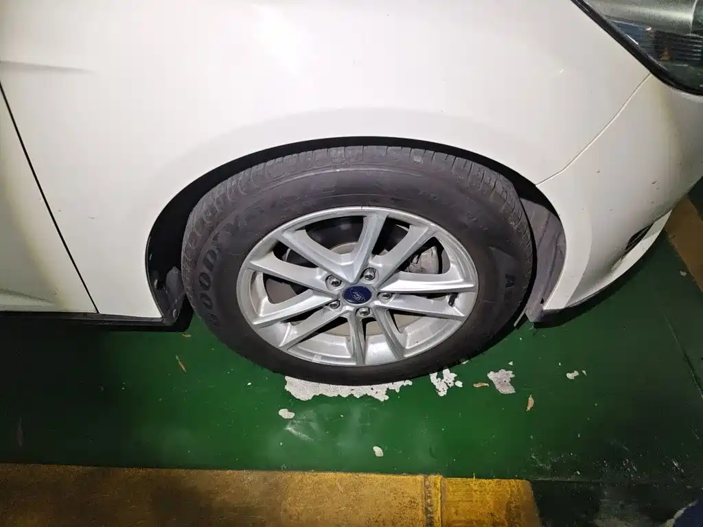 Photo 24 - Ford Focus