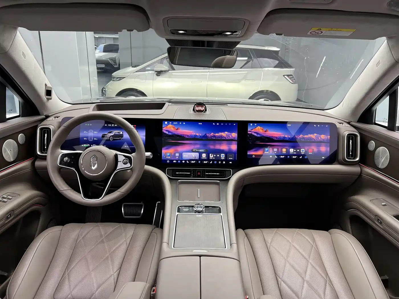 AITO Wenjie AITO M9 2025 Extended Range Ultra 52kWh 6-Seater фото 7