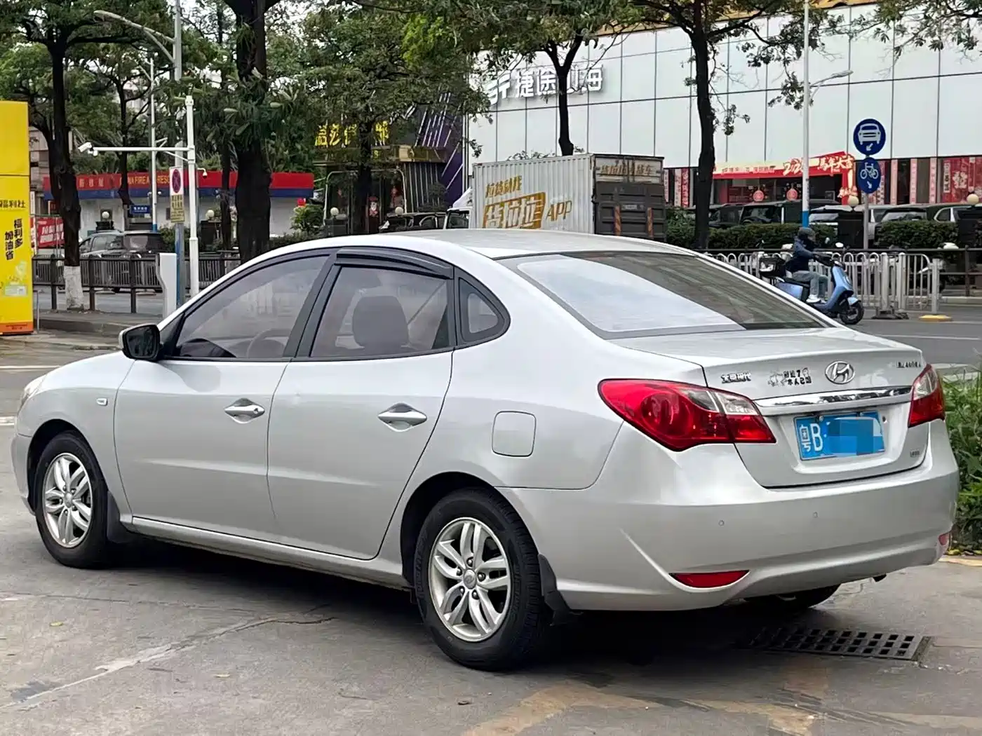 Hyundai Elantra 2011 1.6L Automatic Comfort фото 8