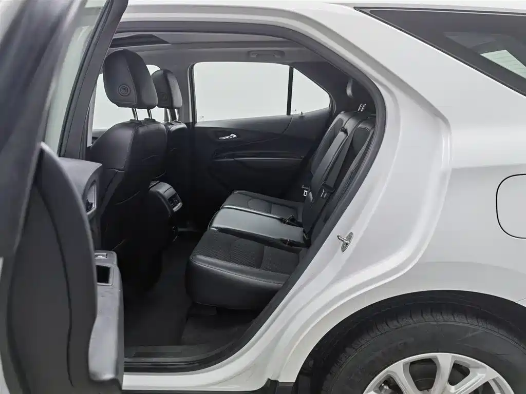 Chevrolet Equinox 2018 535T Automatic Galloping Edition фото 15