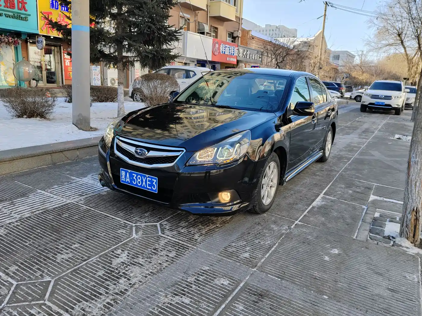 Subaru Legacy 2010 Model 2.0i Luxury фото 2