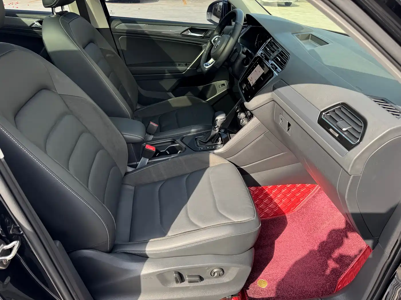 Volkswagen Tiguan L 2021 330TSI Automatic 2WD R-Line Premium фото 21