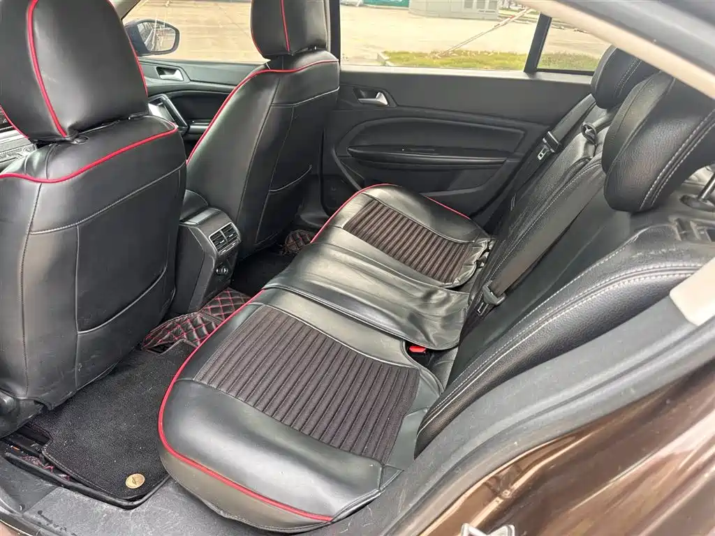 Peugeot 408 2015 Model 1.2T Automatic Luxury Edition фото 22