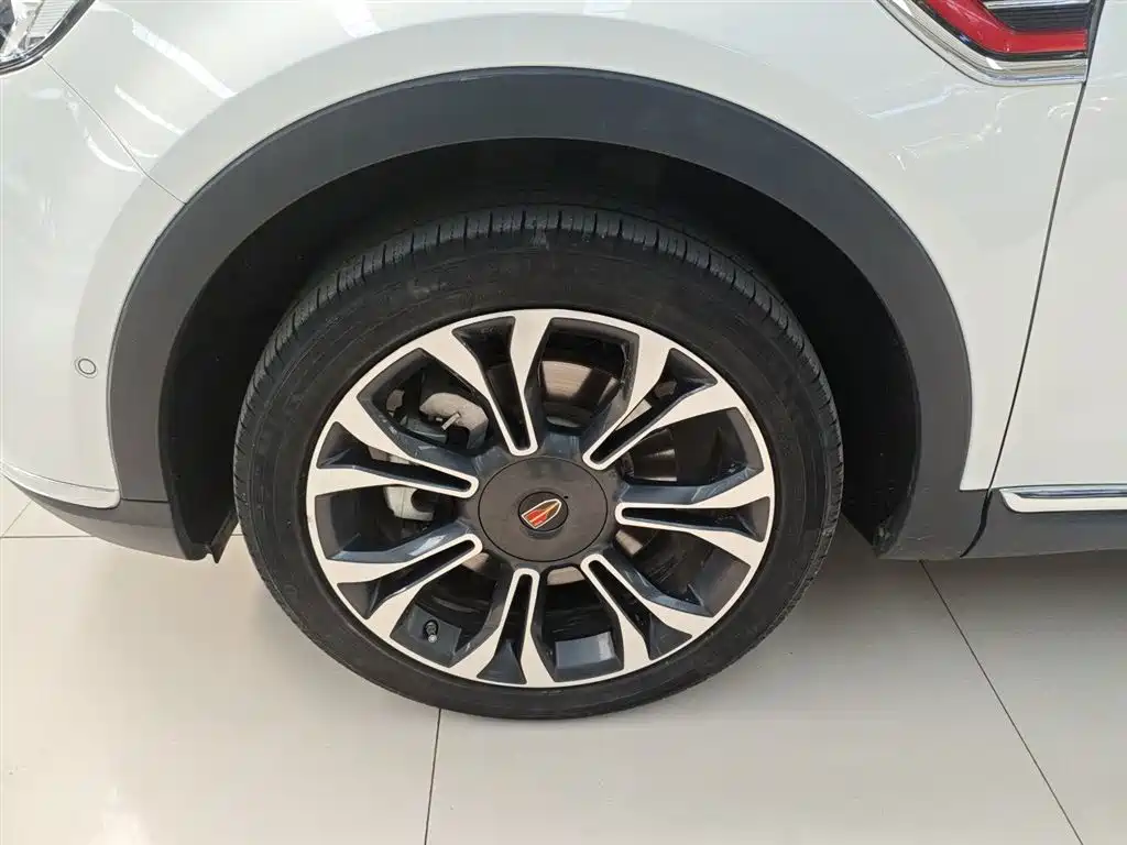 Photo 17 - Hongqi HS5