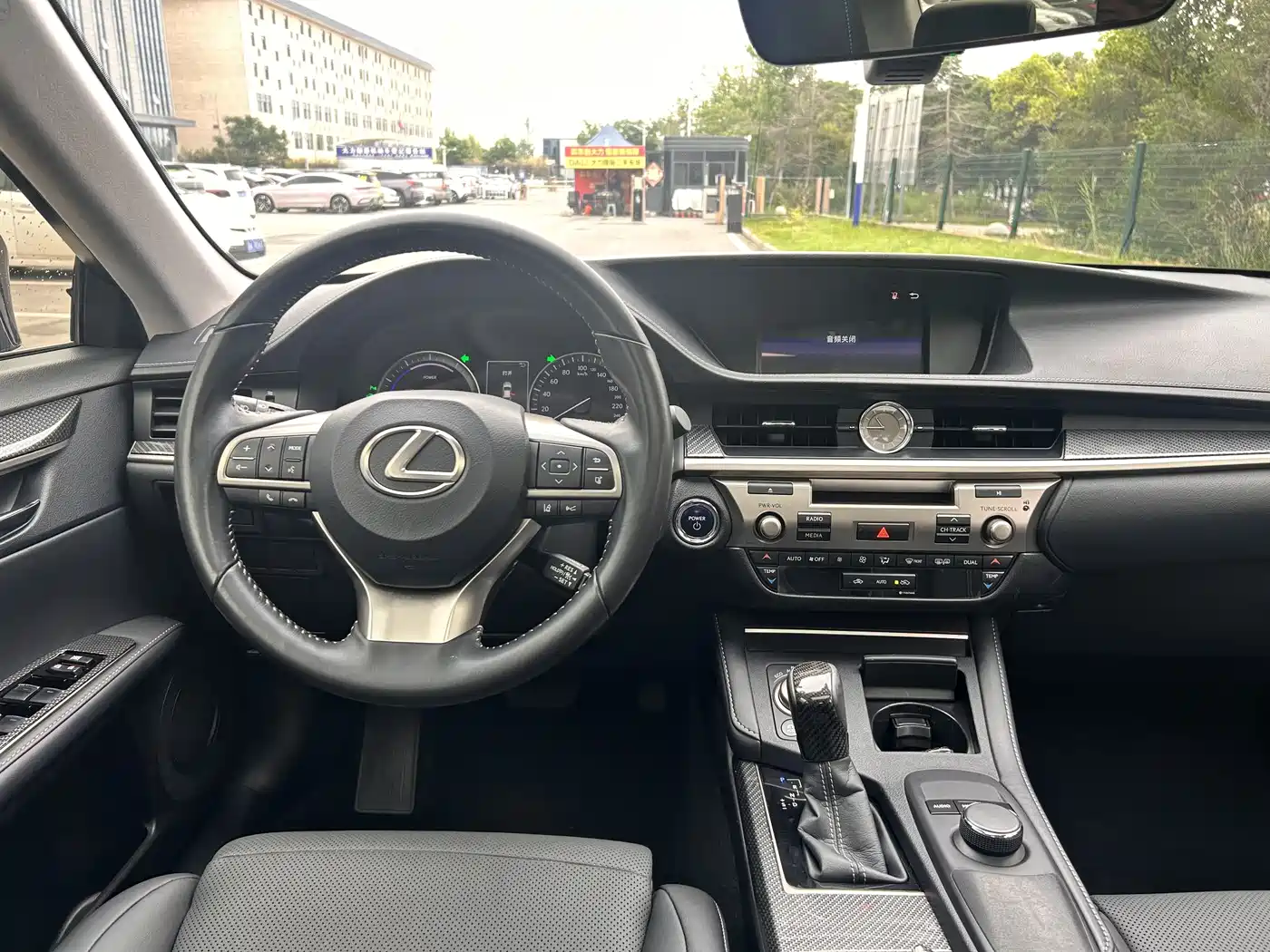 Lexus ES 2015 300h Comfort Edition фото 12
