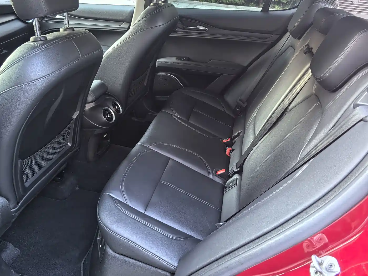 Alfa Romeo Stelvio 2018 2017 2.0T 200HP Luxury Edition