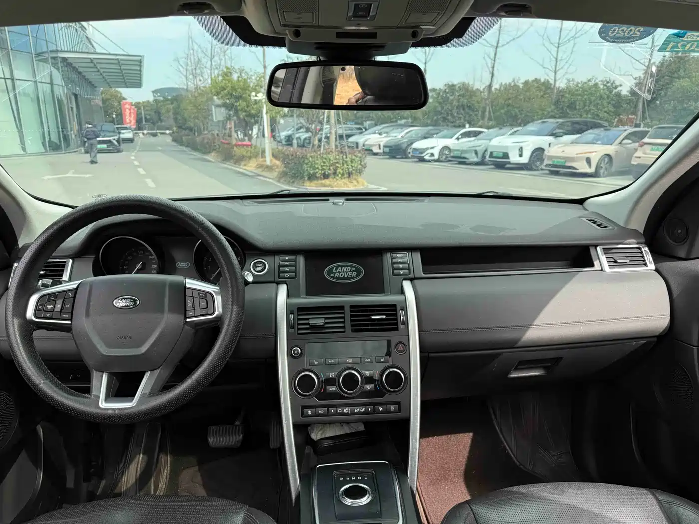 Land Rover Discovery Sport 2018 240PS HSE Edition фото 4
