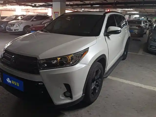 TOYOTA HIGHLANDER