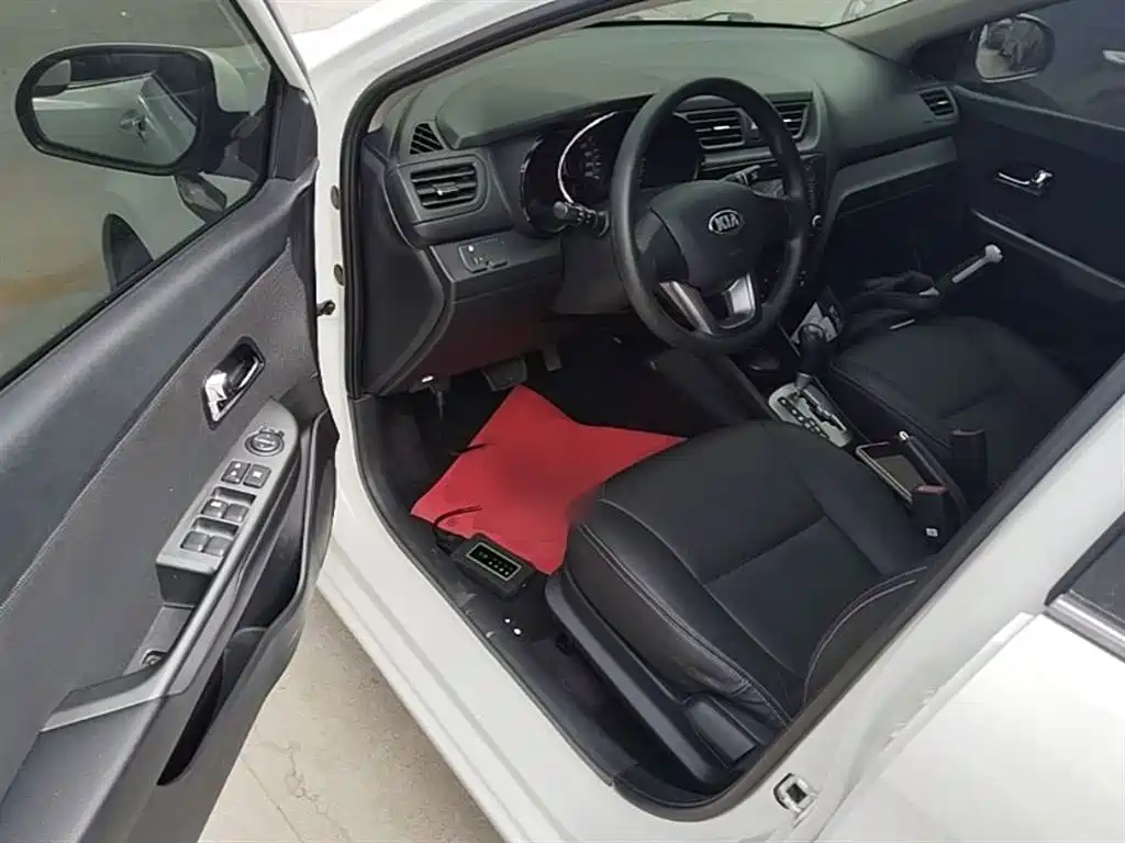 Kia K2 2012 Sedan 1.4L AT GLS Commemorative Edition фото 16