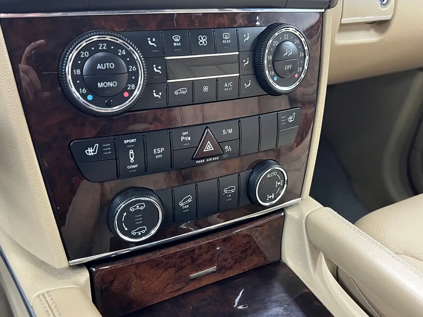Mercedes-Benz GL-Class 2011 GL 450 4MATIC Premium фото 16