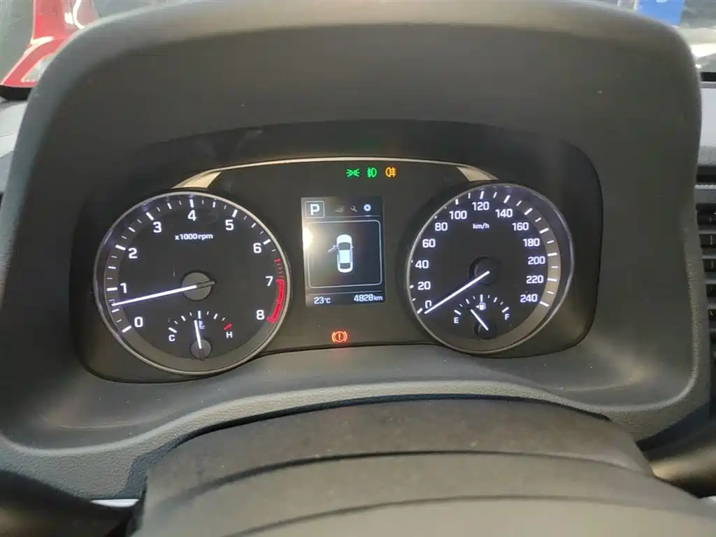 Hyundai Elantra 2016 Model 1.6L Automatic Smart Elite фото 12