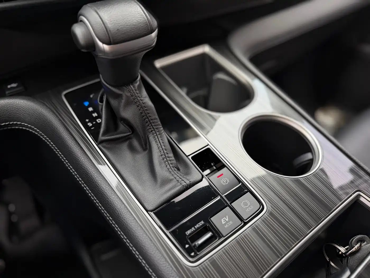 Toyota Sienna 2023 2.5L Hybrid Premium Edition фото 12