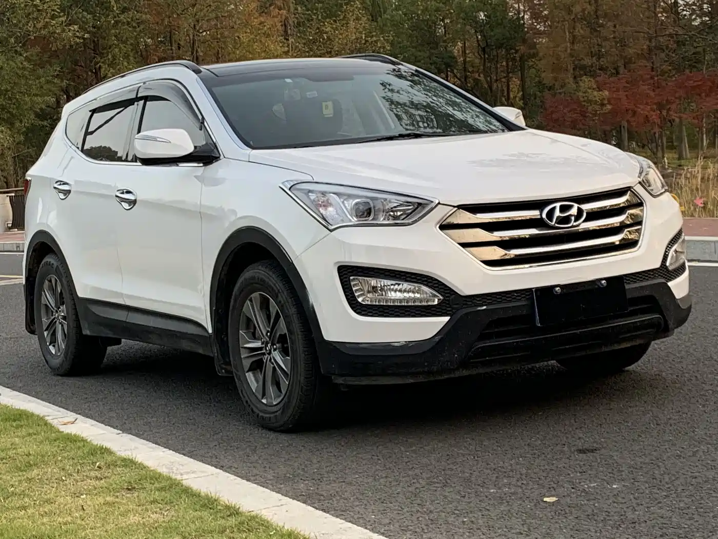 Hyundai Santa Fe 2015 2.4L Automatic 4WD Smart 5-seater фото 3